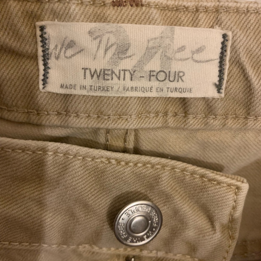 Free People Dakota style kaki colored jeans. Size 24.